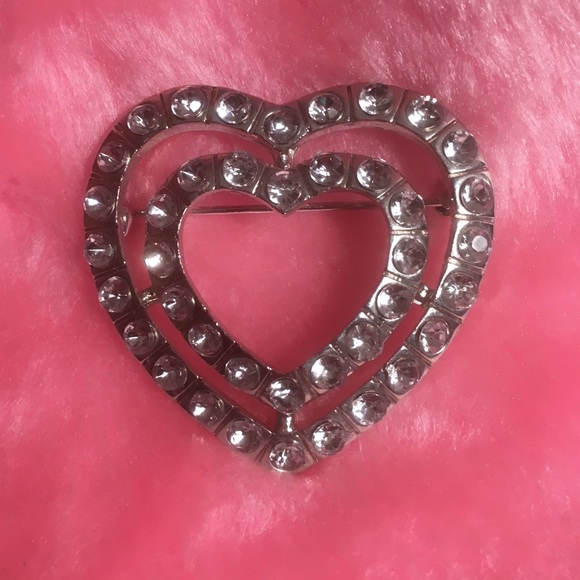 💎 Crystal Heart Brooch Pin 💎 - Picture 1 of 2